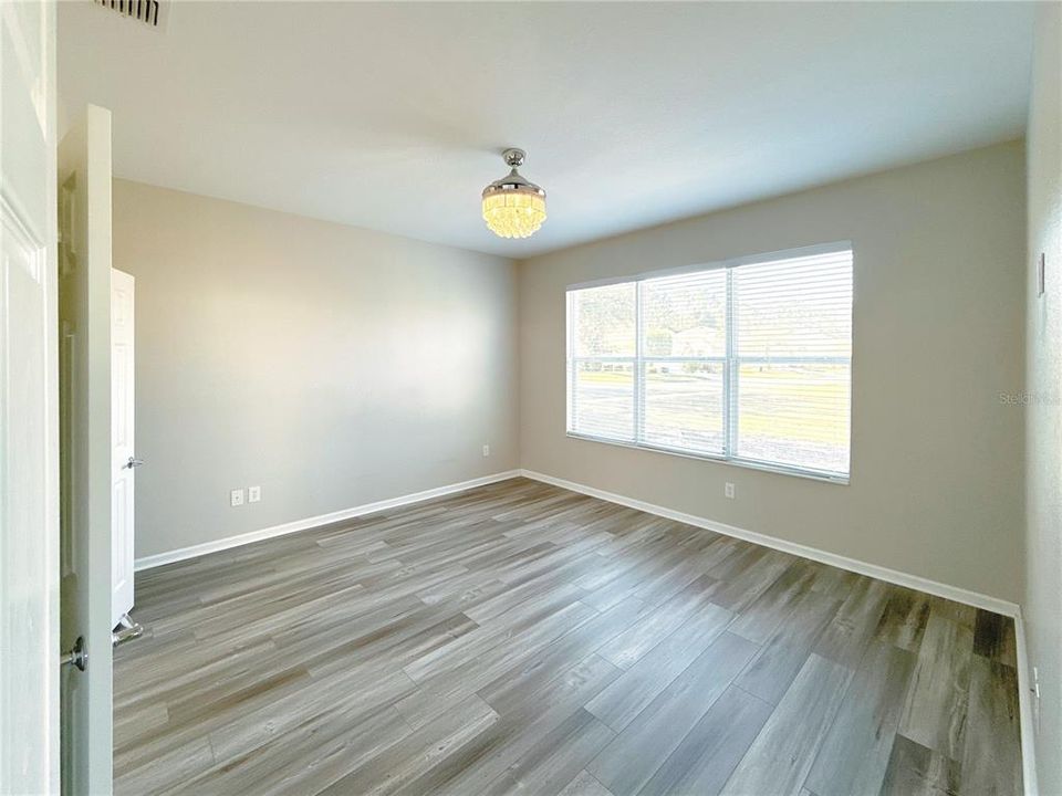 For Sale: $450,000 (3 beds, 2 baths, 1736 Square Feet)