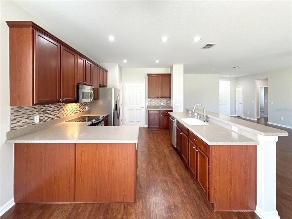 For Sale: $450,000 (3 beds, 2 baths, 1736 Square Feet)