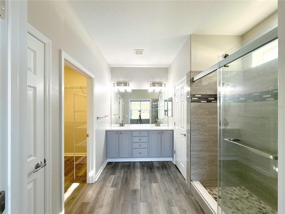 For Sale: $450,000 (3 beds, 2 baths, 1736 Square Feet)