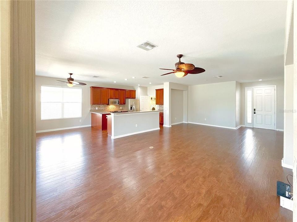 For Sale: $450,000 (3 beds, 2 baths, 1736 Square Feet)