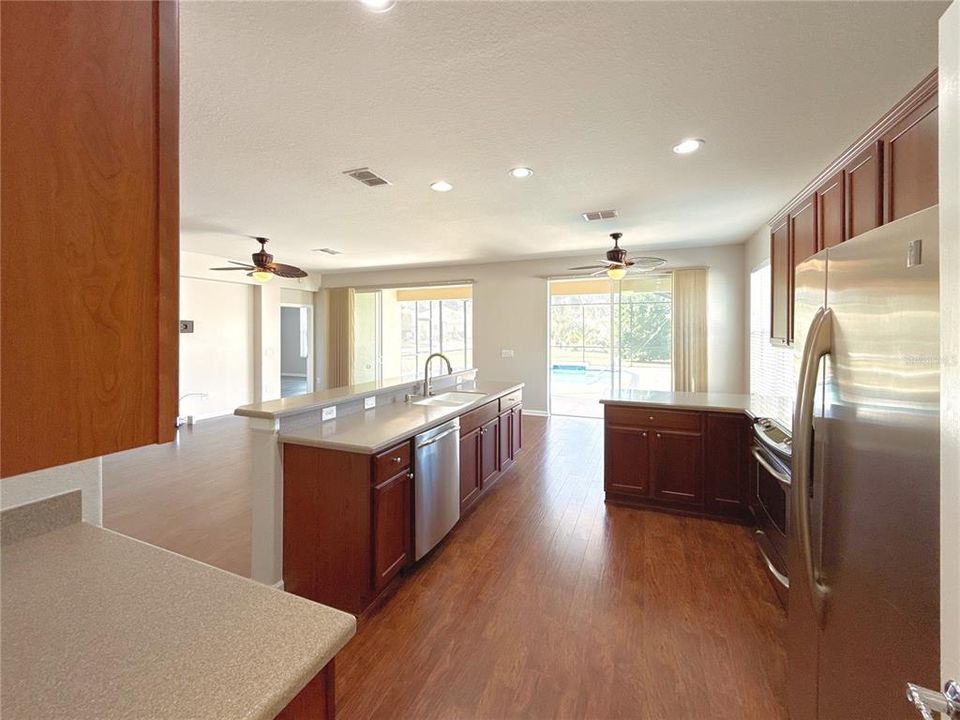 For Sale: $450,000 (3 beds, 2 baths, 1736 Square Feet)