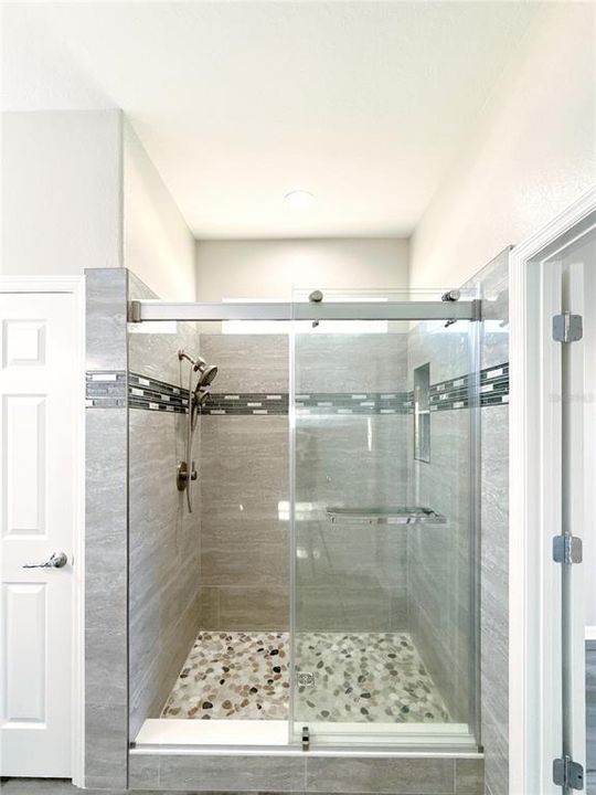 For Sale: $450,000 (3 beds, 2 baths, 1736 Square Feet)