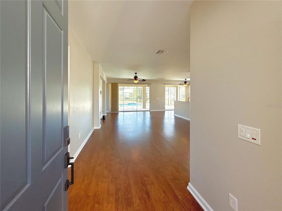 For Sale: $450,000 (3 beds, 2 baths, 1736 Square Feet)