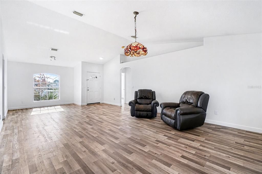 En Venta: $280,000 (3 camas, 2 baños, 1444 Pies cuadrados)