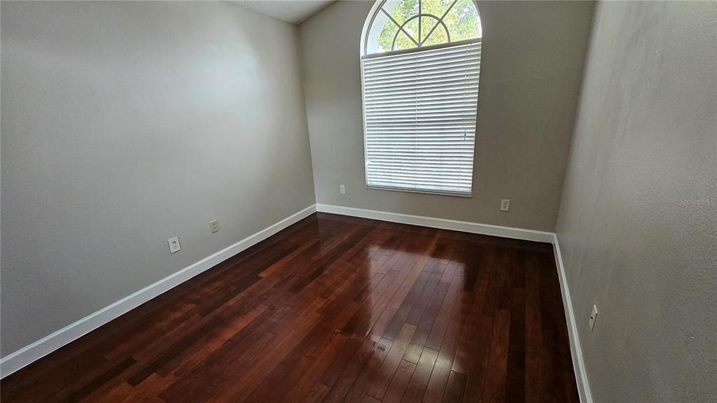 En Venta: $429,900 (3 camas, 2 baños, 1592 Pies cuadrados)