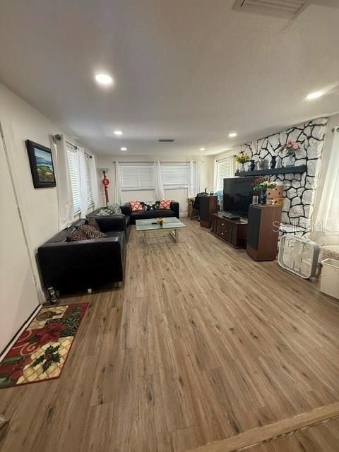 For Sale: $389,000 (4 beds, 2 baths, 1712 Square Feet)