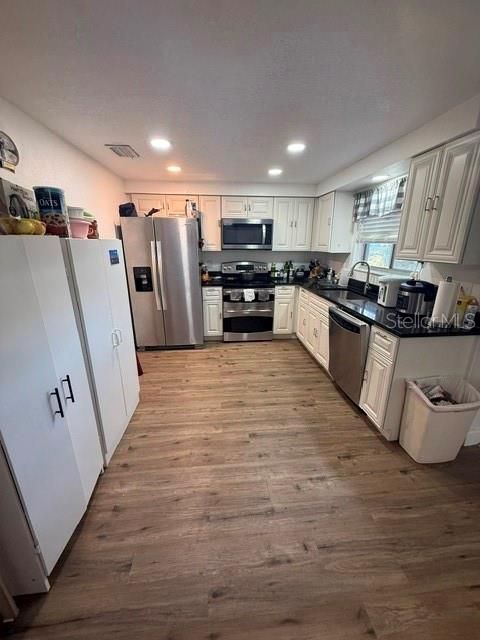 For Sale: $389,000 (4 beds, 2 baths, 1712 Square Feet)