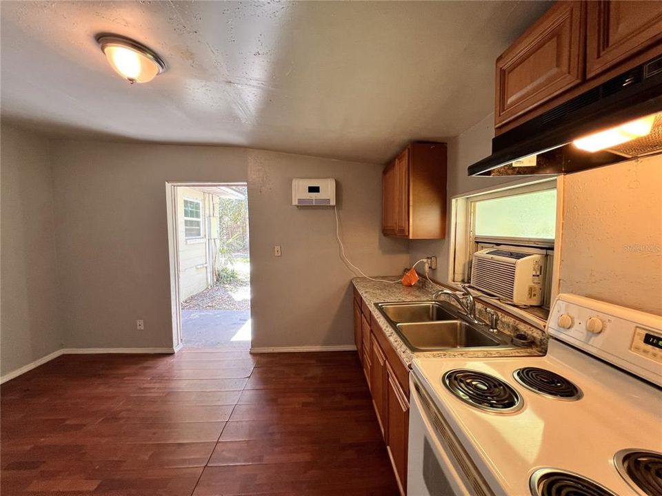 For Sale: $349,000 (6 beds, 0 baths, 2796 Square Feet)