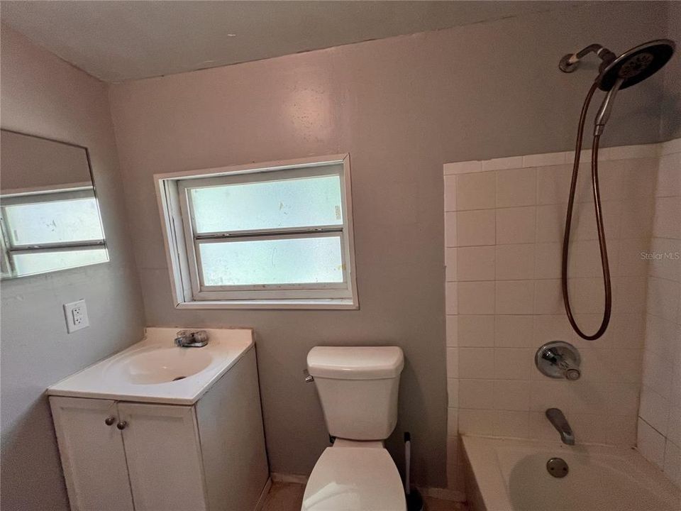 For Sale: $349,000 (6 beds, 0 baths, 2796 Square Feet)