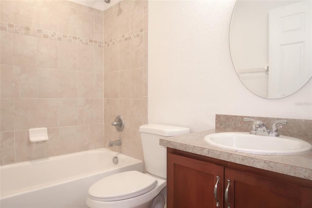 На продажу: $329,900 (4 спален, 3 ванн, 2020 Квадратных фут)