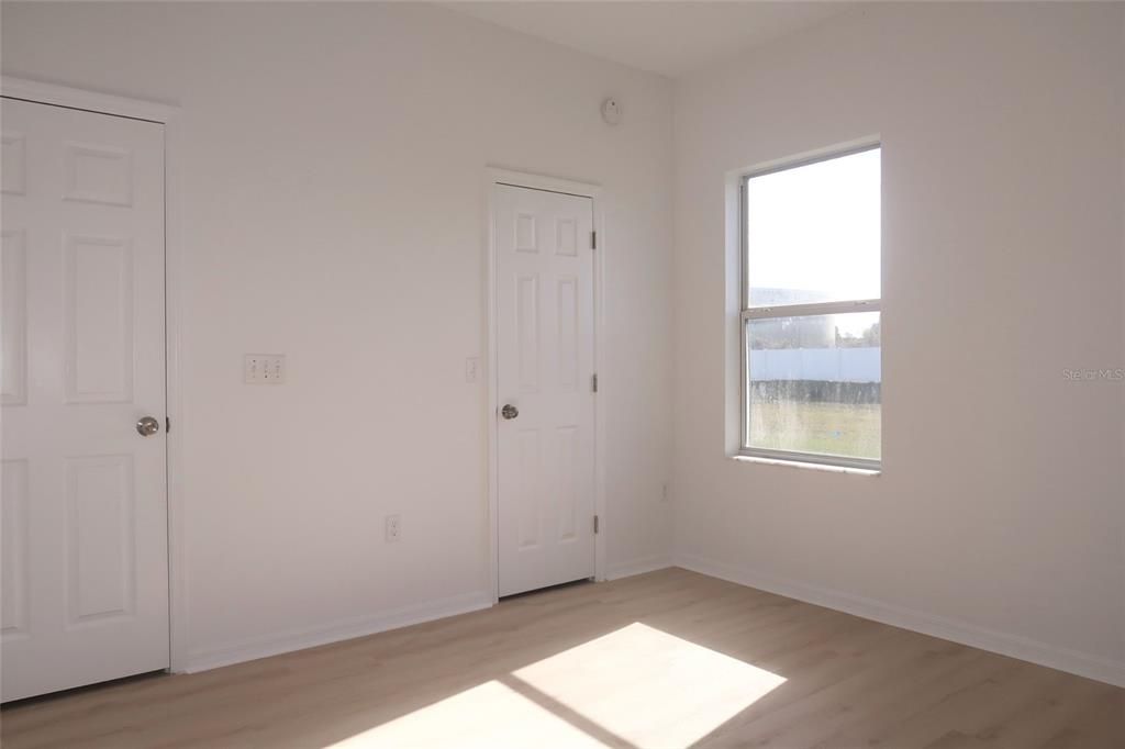 На продажу: $329,900 (4 спален, 3 ванн, 2020 Квадратных фут)