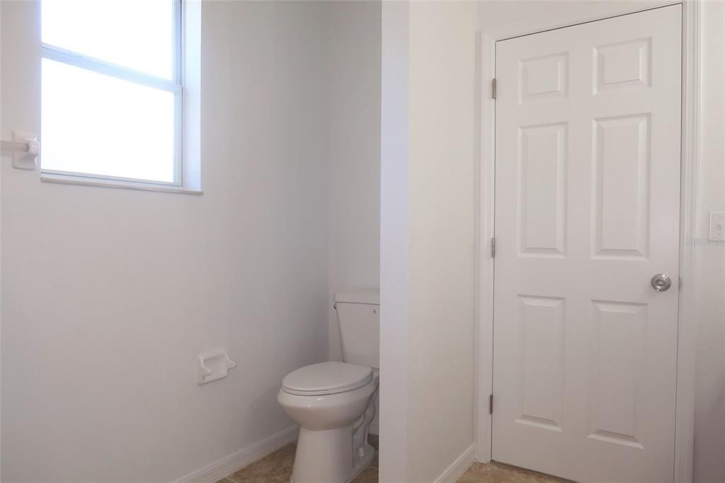 На продажу: $329,900 (4 спален, 3 ванн, 2020 Квадратных фут)