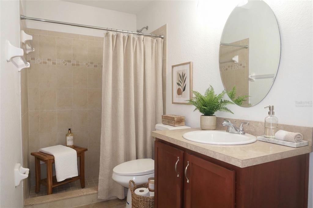 На продажу: $329,900 (4 спален, 3 ванн, 2020 Квадратных фут)