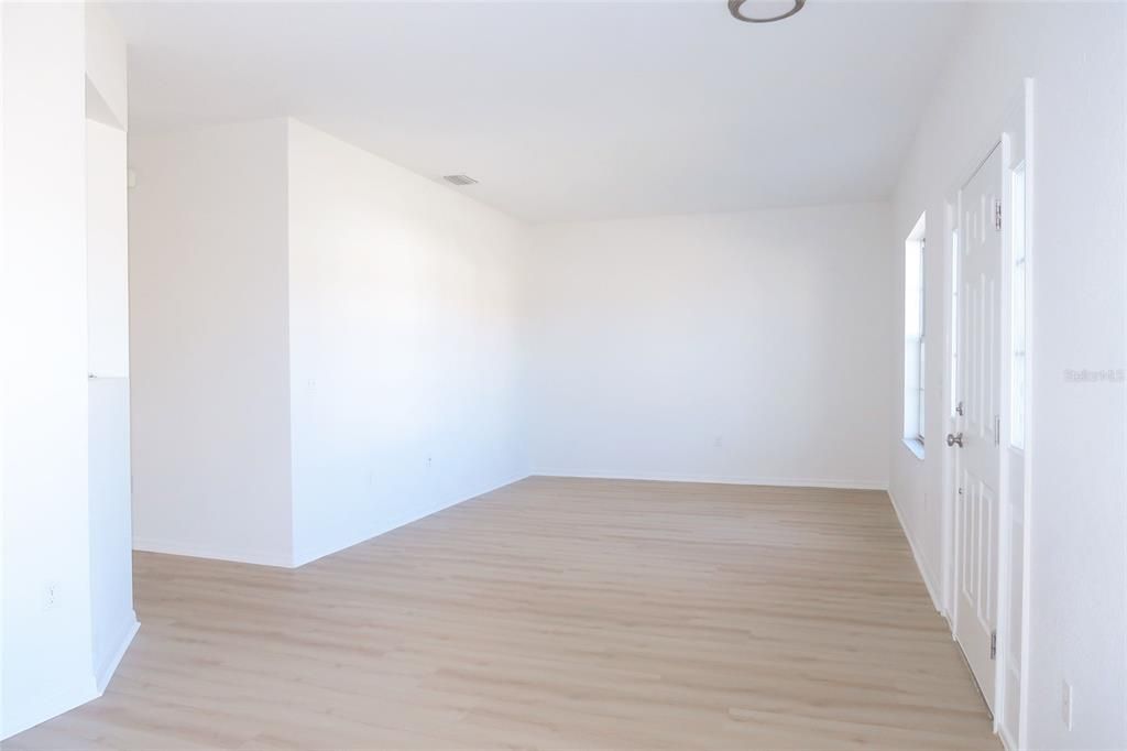 На продажу: $329,900 (4 спален, 3 ванн, 2020 Квадратных фут)