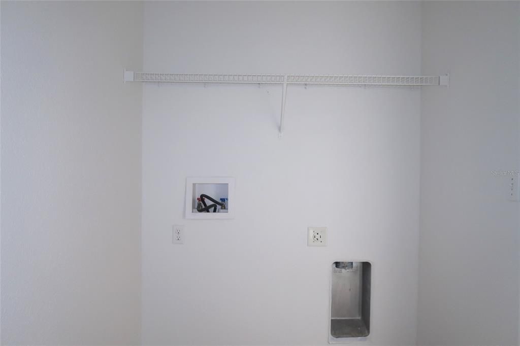 На продажу: $329,900 (4 спален, 3 ванн, 2020 Квадратных фут)