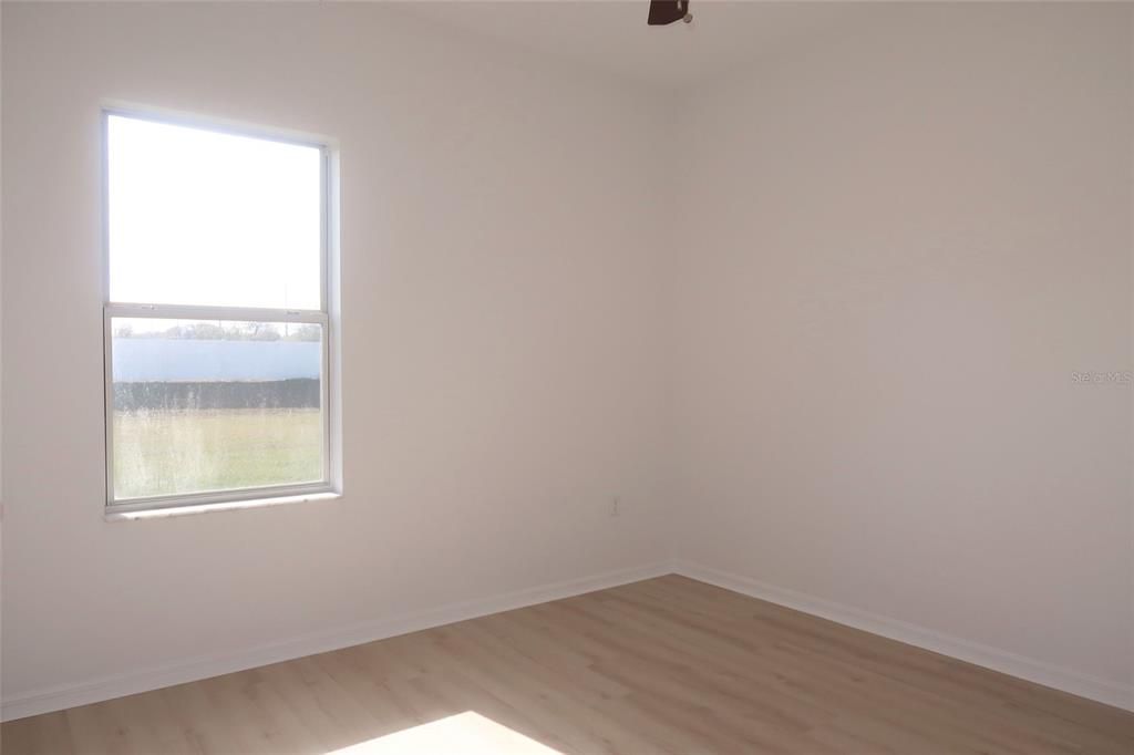 На продажу: $329,900 (4 спален, 3 ванн, 2020 Квадратных фут)