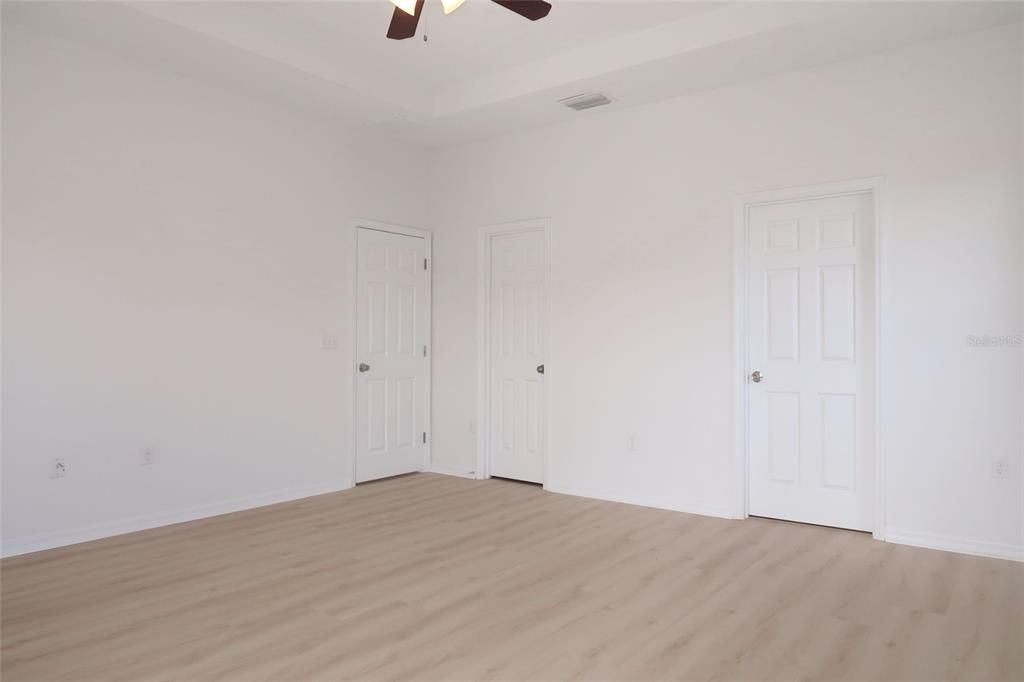 На продажу: $329,900 (4 спален, 3 ванн, 2020 Квадратных фут)