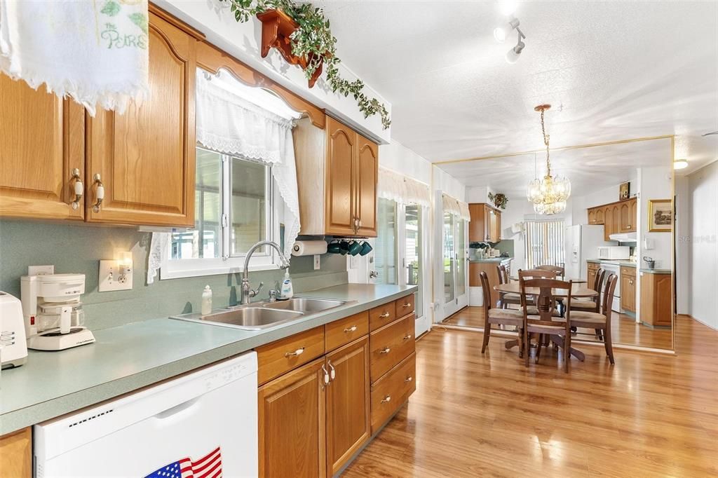 For Sale: $96,000 (2 beds, 2 baths, 1152 Square Feet)