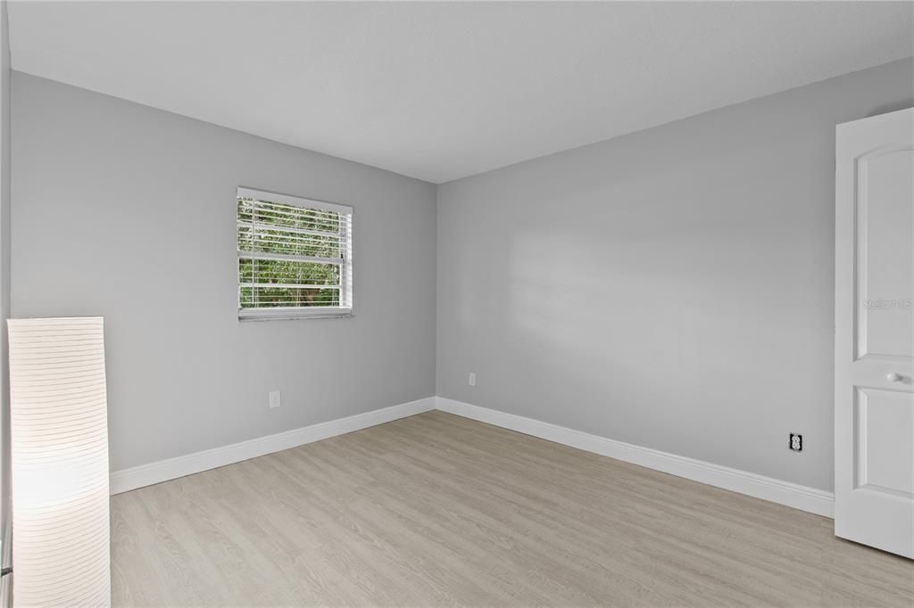 For Sale: $399,000 (3 beds, 2 baths, 1102 Square Feet)