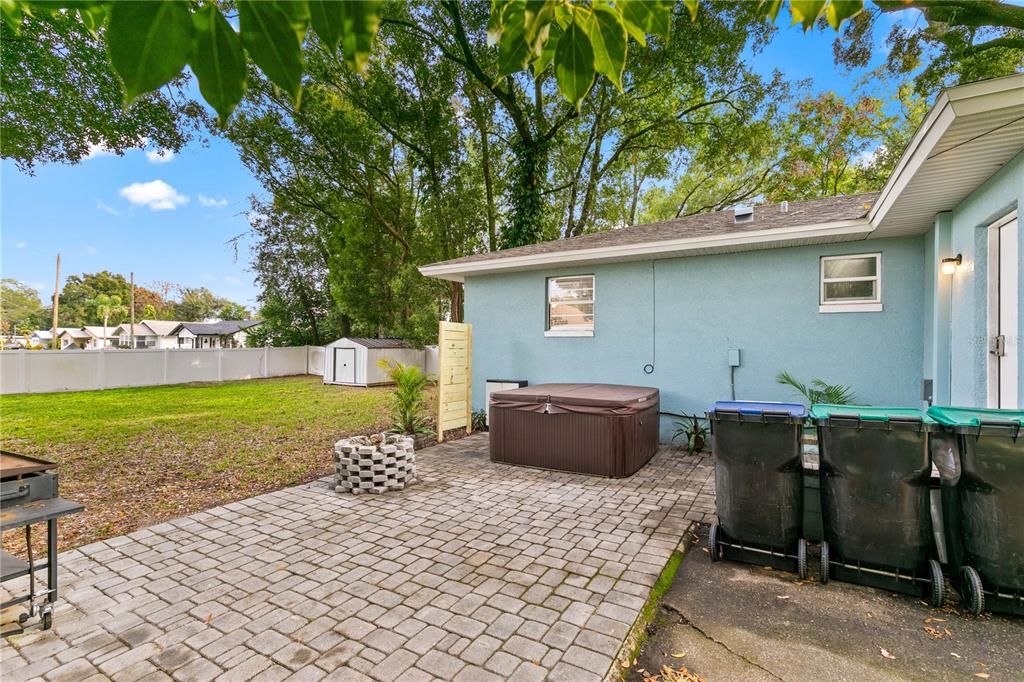 For Sale: $399,000 (3 beds, 2 baths, 1102 Square Feet)