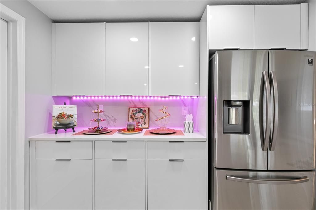 For Sale: $399,000 (3 beds, 2 baths, 1102 Square Feet)