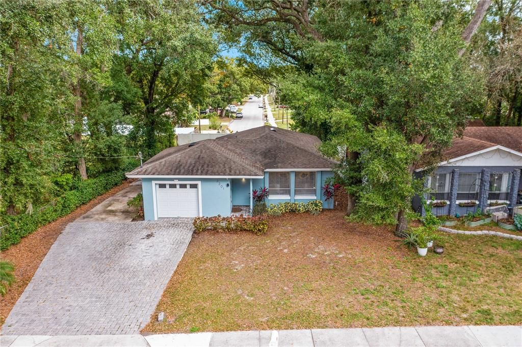 For Sale: $399,000 (3 beds, 2 baths, 1102 Square Feet)