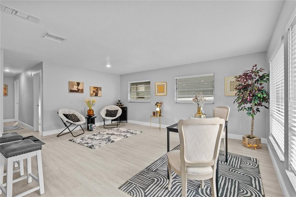 For Sale: $399,000 (3 beds, 2 baths, 1102 Square Feet)