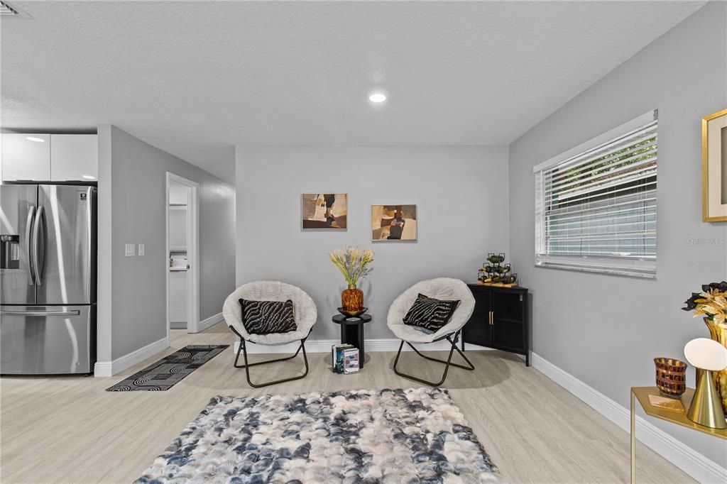 For Sale: $399,000 (3 beds, 2 baths, 1102 Square Feet)