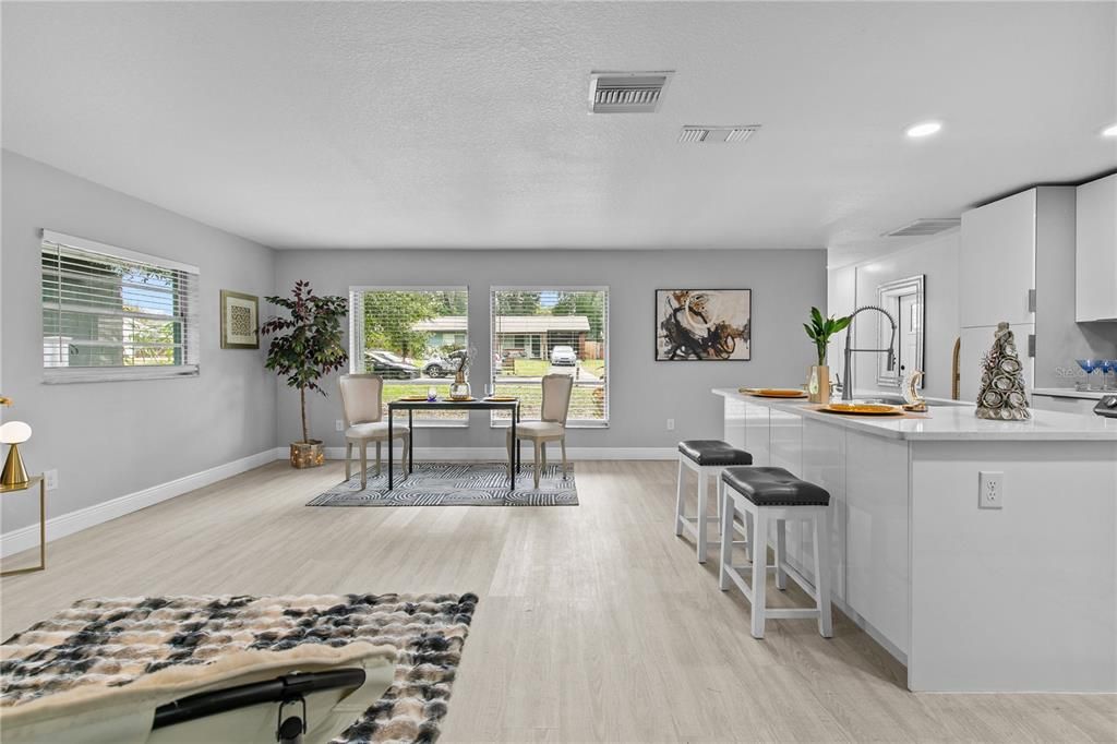 For Sale: $399,000 (3 beds, 2 baths, 1102 Square Feet)