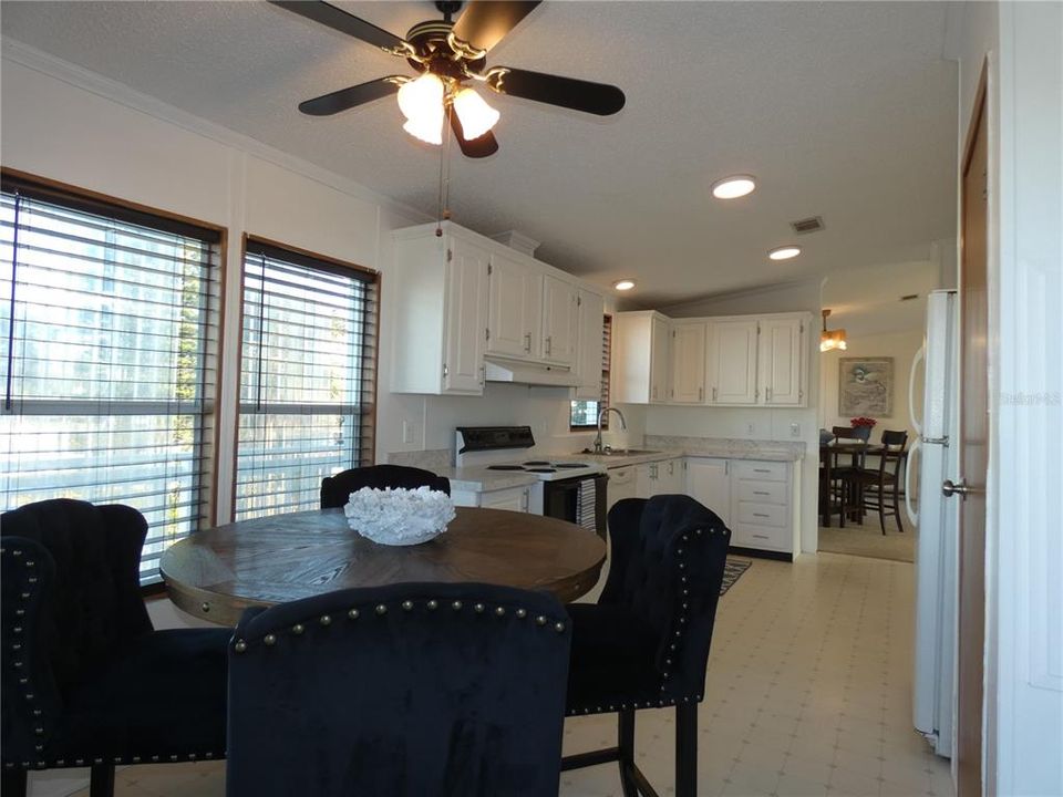 For Sale: $389,900 (3 beds, 2 baths, 1352 Square Feet)