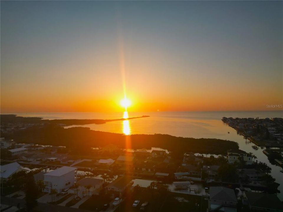 For Sale: $389,900 (3 beds, 2 baths, 1352 Square Feet)