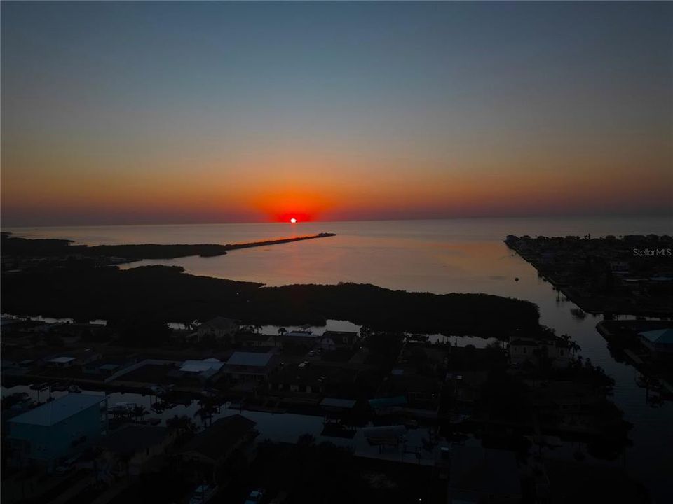 For Sale: $389,900 (3 beds, 2 baths, 1352 Square Feet)