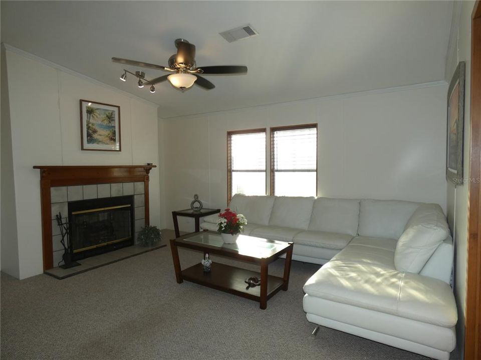 For Sale: $389,900 (3 beds, 2 baths, 1352 Square Feet)