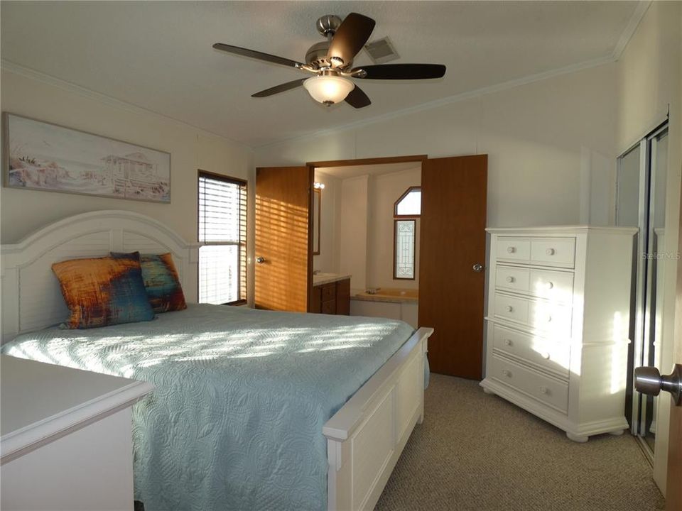 For Sale: $389,900 (3 beds, 2 baths, 1352 Square Feet)