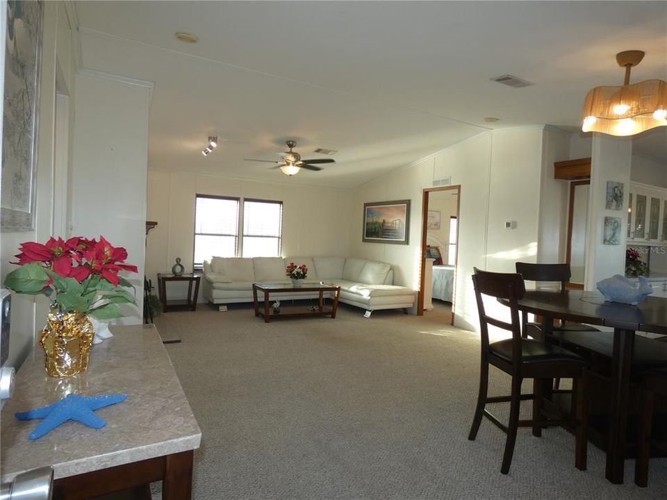 For Sale: $389,900 (3 beds, 2 baths, 1352 Square Feet)