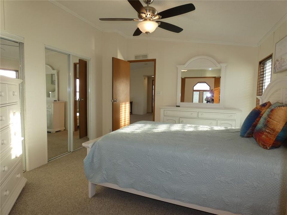 For Sale: $389,900 (3 beds, 2 baths, 1352 Square Feet)