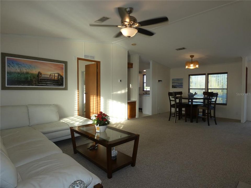 For Sale: $389,900 (3 beds, 2 baths, 1352 Square Feet)