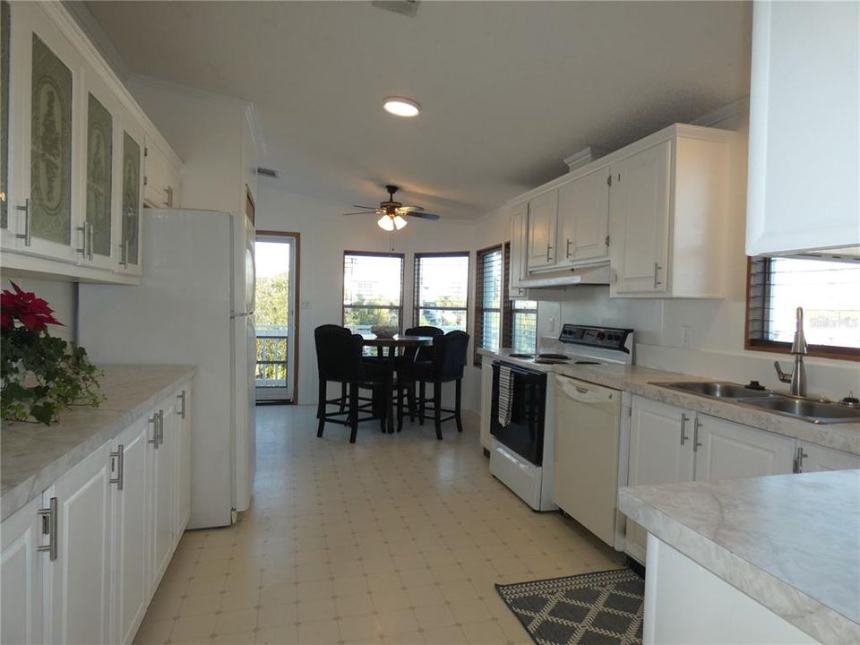 For Sale: $389,900 (3 beds, 2 baths, 1352 Square Feet)