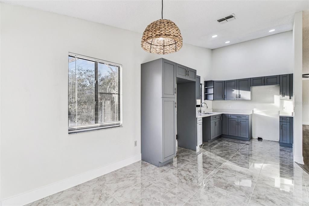 En Venta: $699,900 (6 camas, 4 baños, 3384 Pies cuadrados)