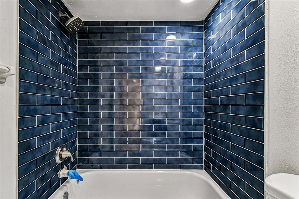 En Venta: $699,900 (6 camas, 4 baños, 3384 Pies cuadrados)