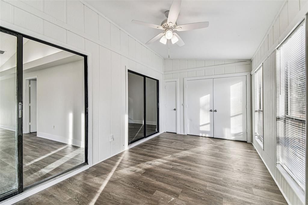 En Venta: $699,900 (6 camas, 4 baños, 3384 Pies cuadrados)