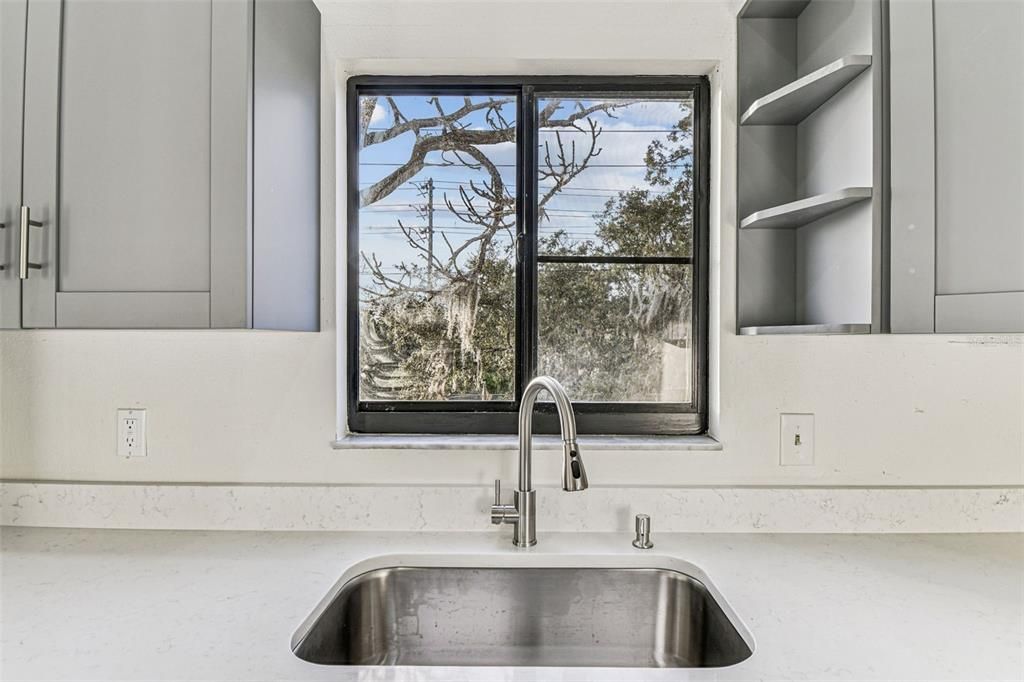 En Venta: $699,900 (6 camas, 4 baños, 3384 Pies cuadrados)