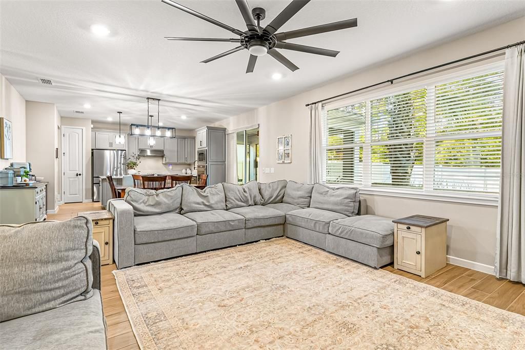 出租: $3,495 (5 贝兹, 3 浴室, 2420 平方英尺)