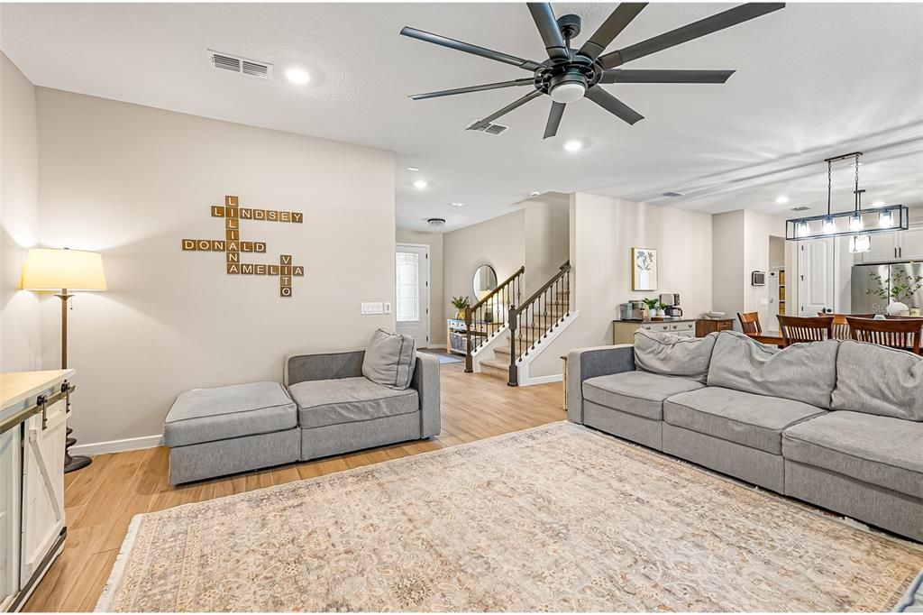 出租: $3,495 (5 贝兹, 3 浴室, 2420 平方英尺)