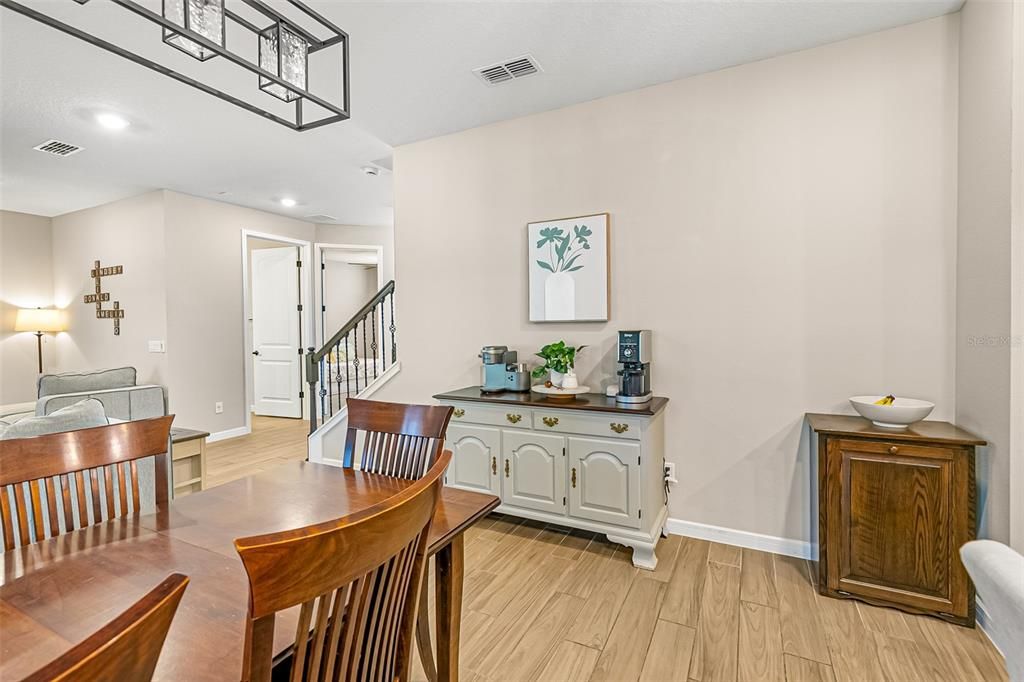 出租: $3,495 (5 贝兹, 3 浴室, 2420 平方英尺)