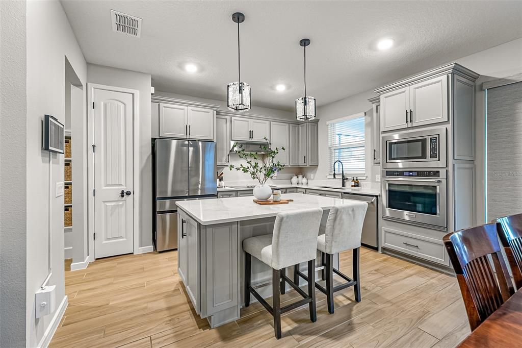 出租: $3,495 (5 贝兹, 3 浴室, 2420 平方英尺)