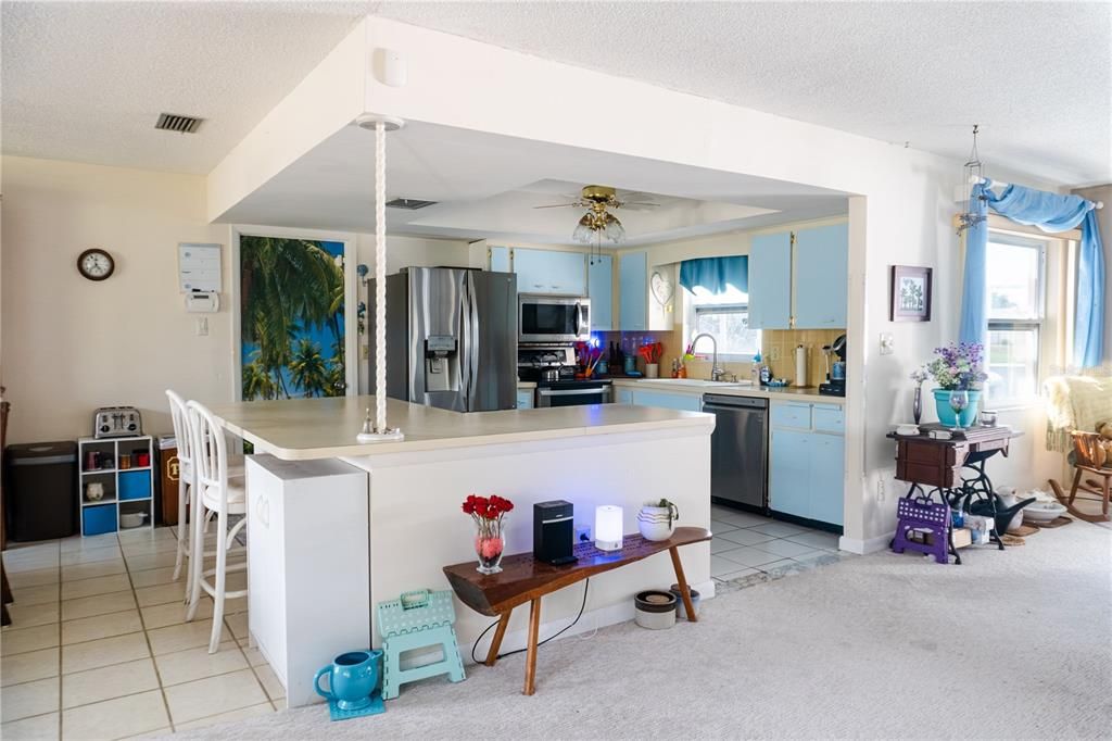 待售: $577,000 (3 贝兹, 2 浴室, 2336 平方英尺)