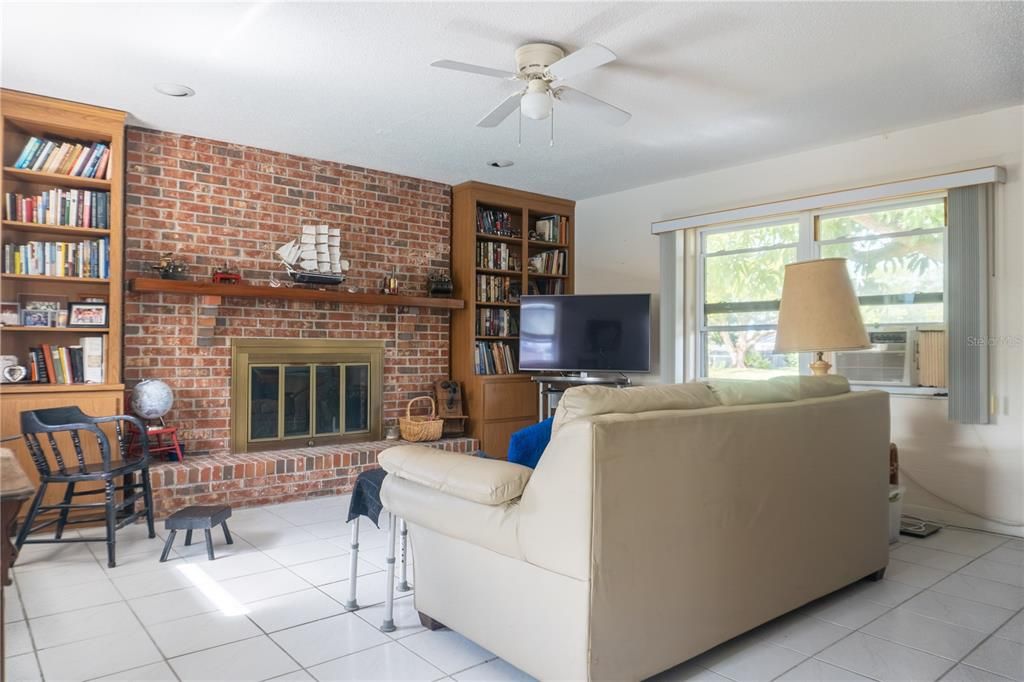 待售: $577,000 (3 贝兹, 2 浴室, 2336 平方英尺)