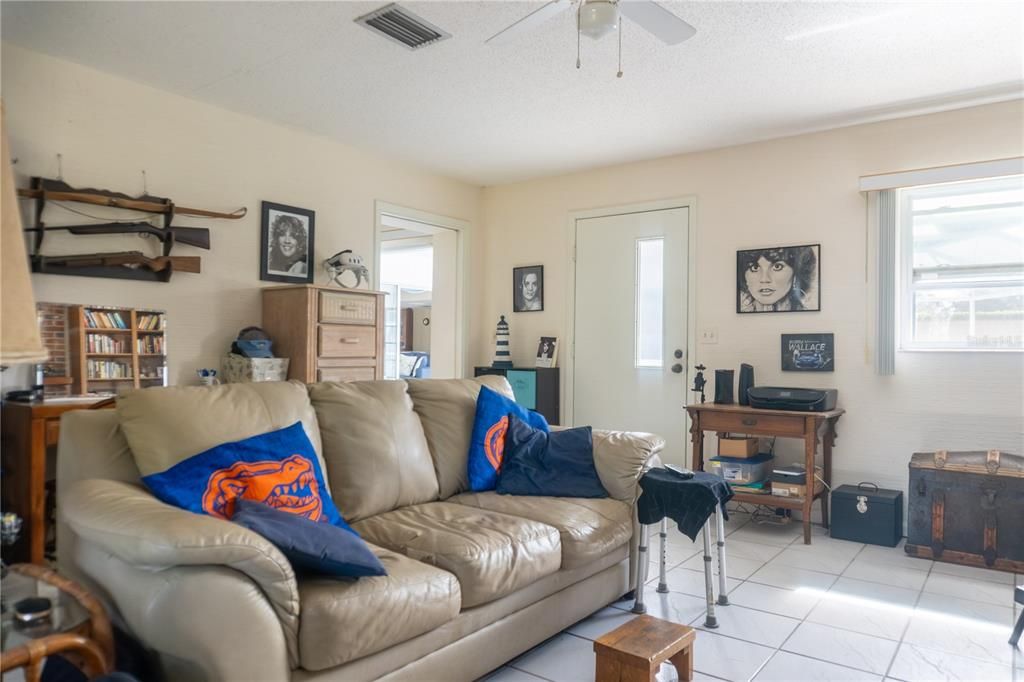 待售: $577,000 (3 贝兹, 2 浴室, 2336 平方英尺)