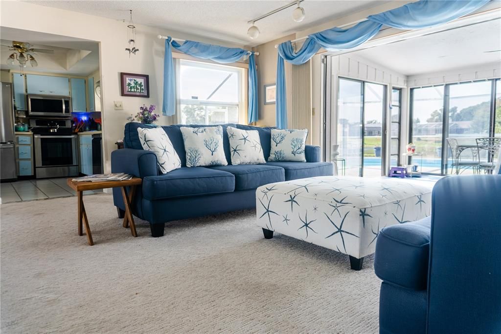 待售: $577,000 (3 贝兹, 2 浴室, 2336 平方英尺)